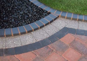Article 3.3 Patterned Edge Border Driveway